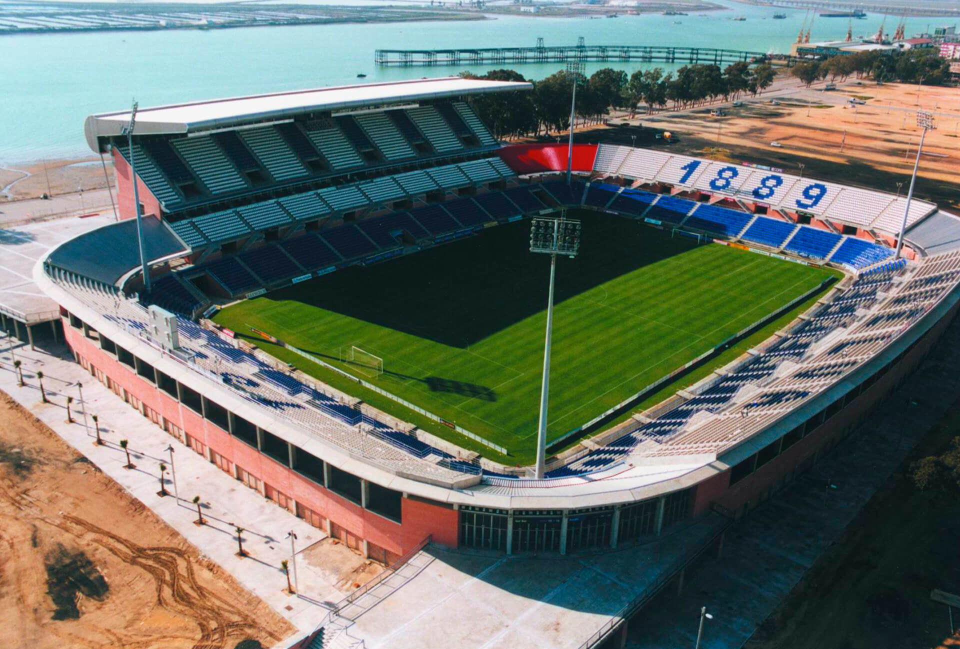 Inauguración del Estadio Nuevo Colombino y ascenso a Primera División
